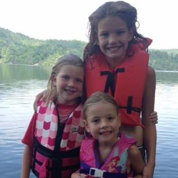 Meet your Posher, Jennifer - Picture 1 of 1